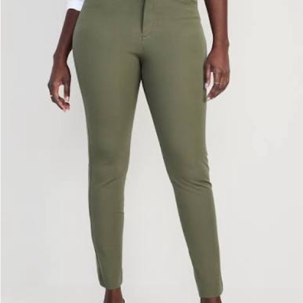 Old Navy High-Rise Pixie Pants in Olive